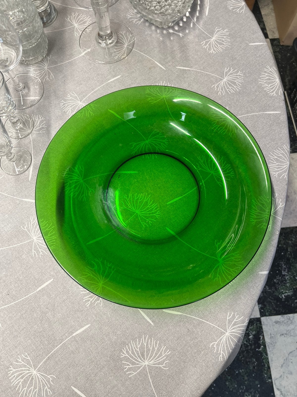 Groen glazen schaal/ bord, Huis en Inrichting, Ophalen, Gebruikt, Overige merken, Vintage