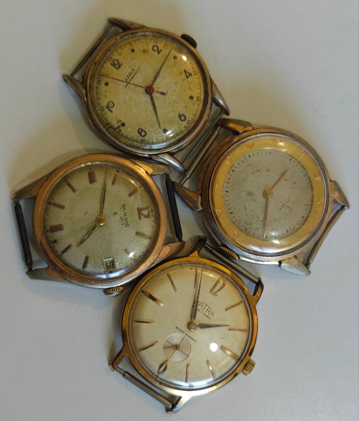 Lot montres anciennes, Bijoux, Sacs & Beauté, Montres | Anciennes | Antiquités, Enlèvement ou Envoi