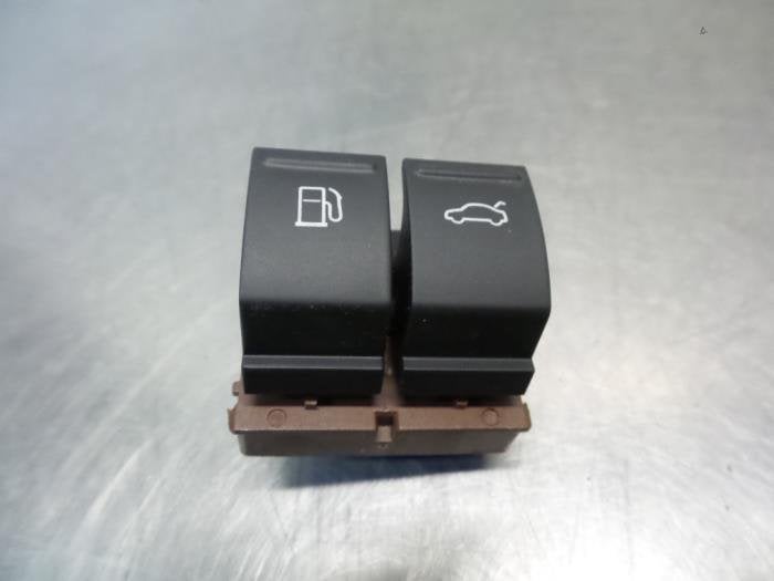 Commutateur clapet réservoir d'un Volkswagen Passat (Passat, -, Utilisé, -, -