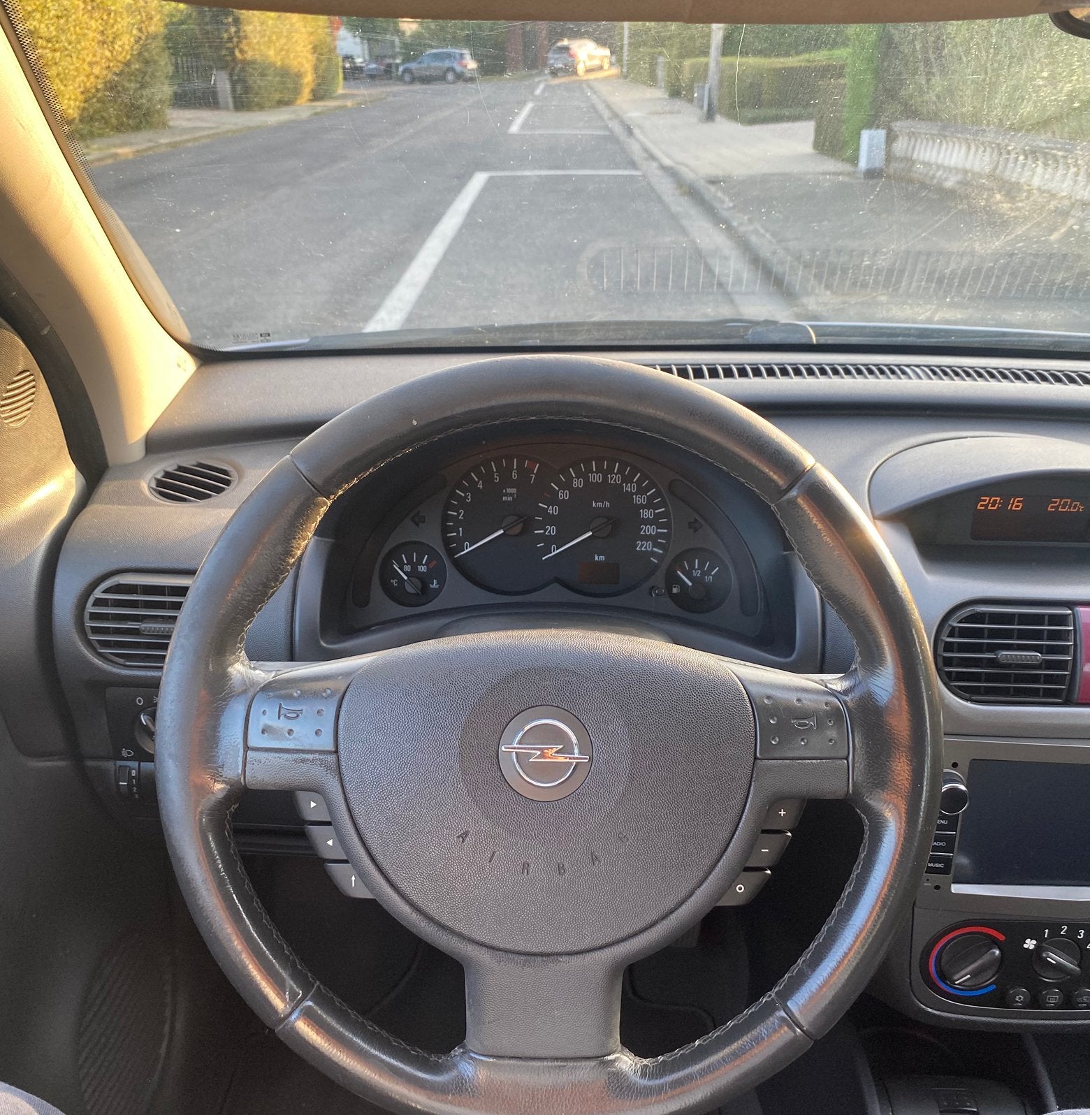Opel corsa met airco en carplay 1200€ vandaag/morgen ophalen, Ophalen, Zo goed als nieuw