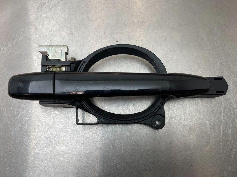 POIGNEE EXTERIEURE ARRIÈRE DROITE Outlander (CW), Utilisé, Arrière, Mitsubishi