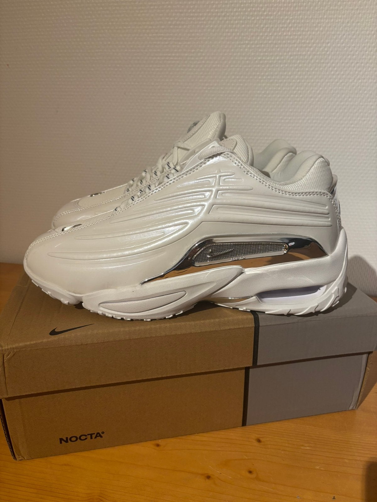 Nocta Hot Step II, Envoi, Comme neuf