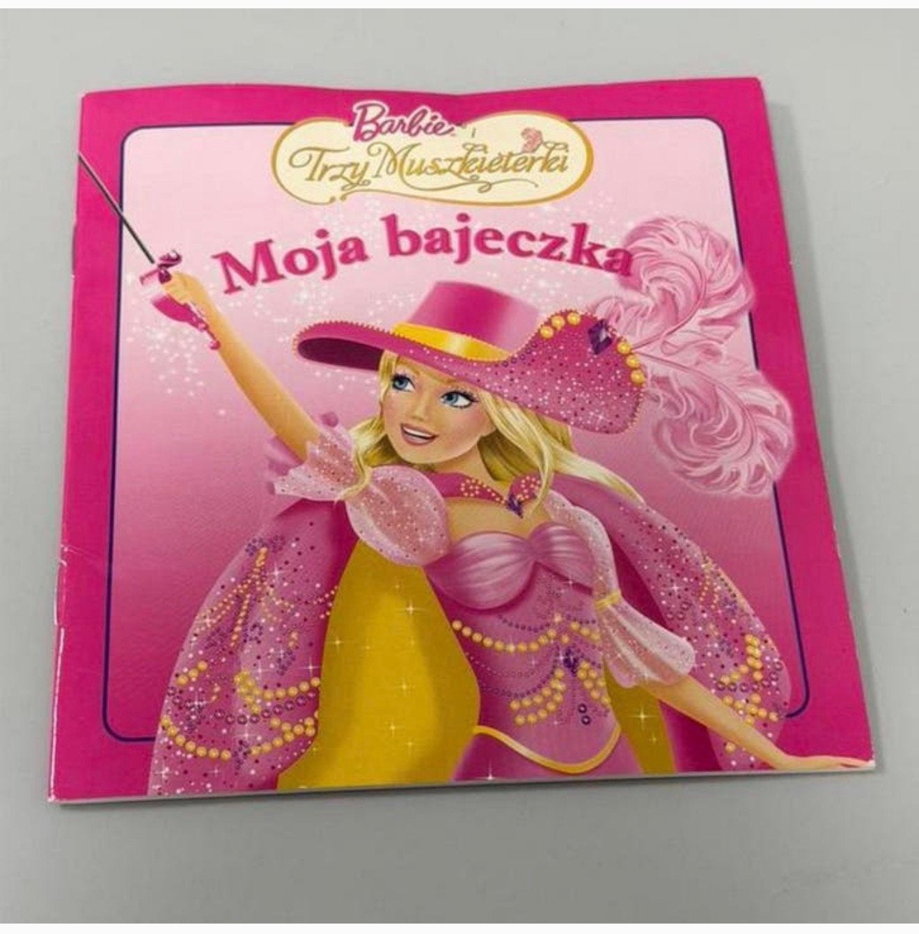 Barbie Moja bajeczka Livre polonais Les Trois Mousquetaires, Enfants & Bébés, Jouets | Poupées, Enlèvement ou Envoi, Comme neuf