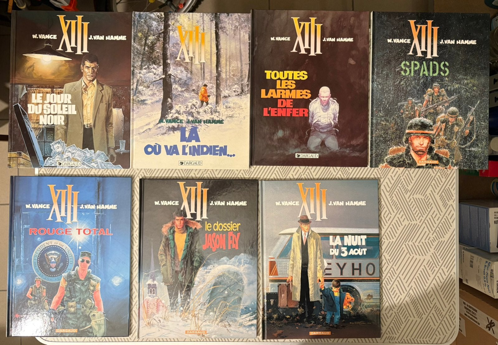 XIII, Livres, Enlèvement ou Envoi