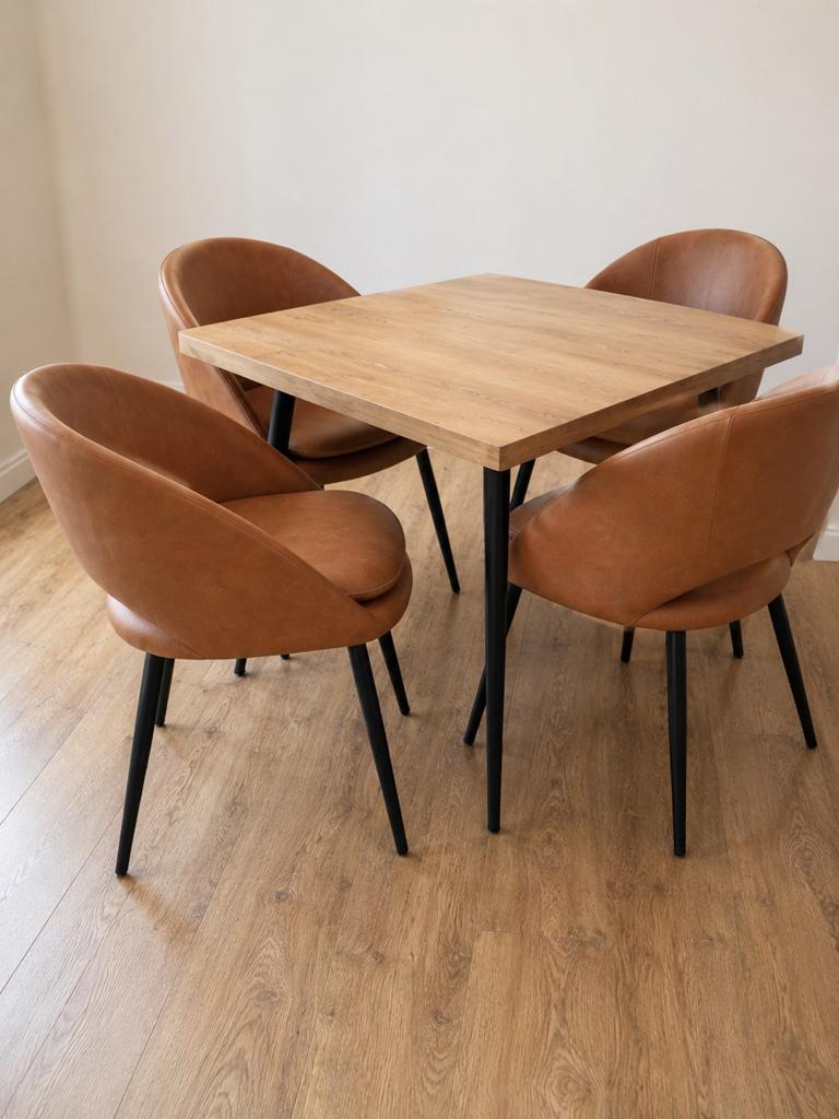 Set van 4 moderne eetkamerstoelen – perfecte staat, Ophalen, Zo goed als nieuw, Bruin