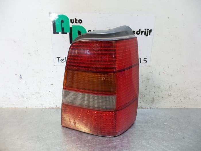 Feu arrière droit d'un Volkswagen Golf (Golf 91-), Autos : Pièces & Accessoires, Volkswagen, -, Utilisé, -