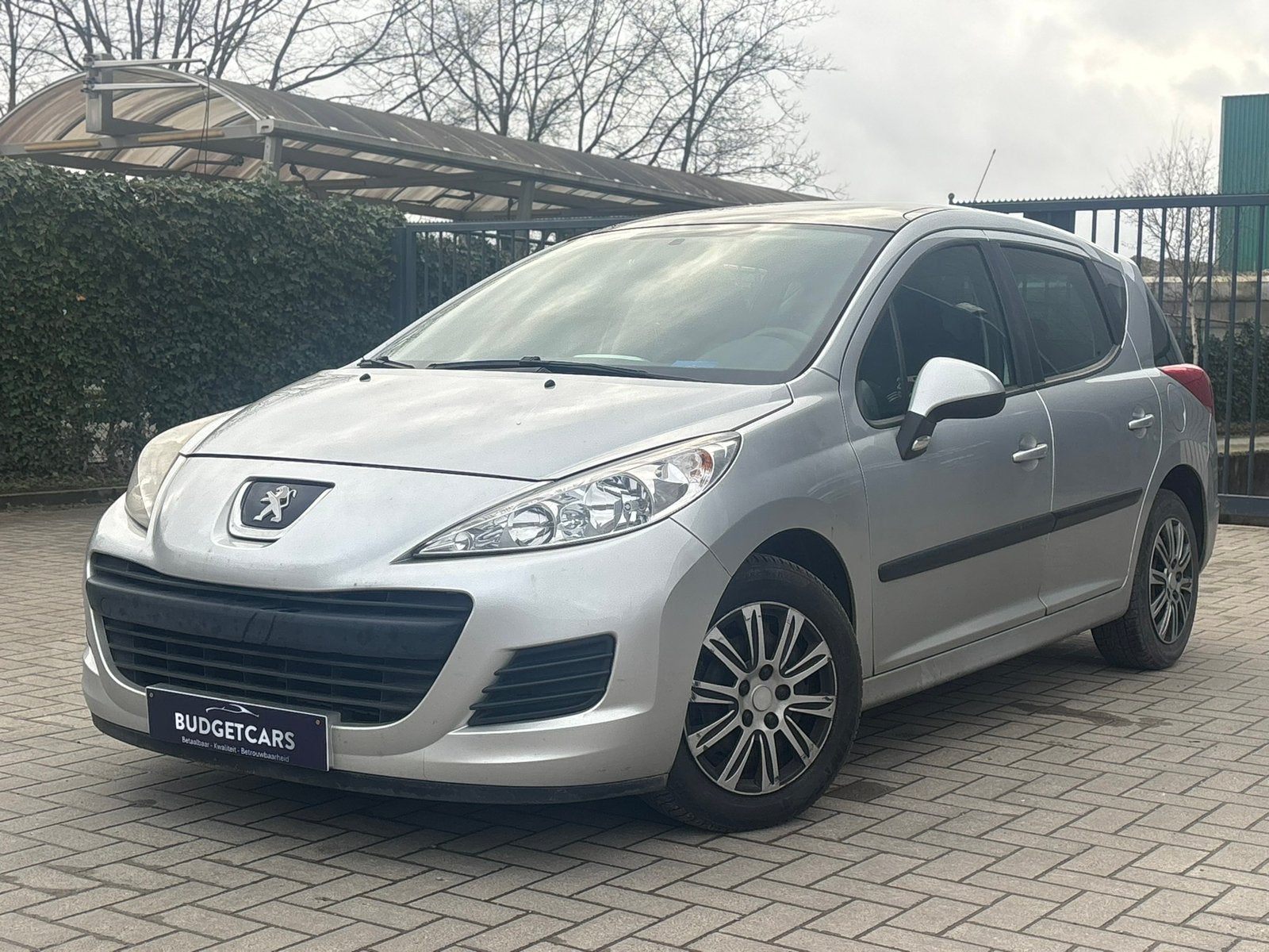 Peugeot 207Sw Break/1.4iBenzine/2010/panorama/Airco/ 2.350€, Auto's, Bedrijf, 5 deurs, Euro 4, Zilver of Grijs