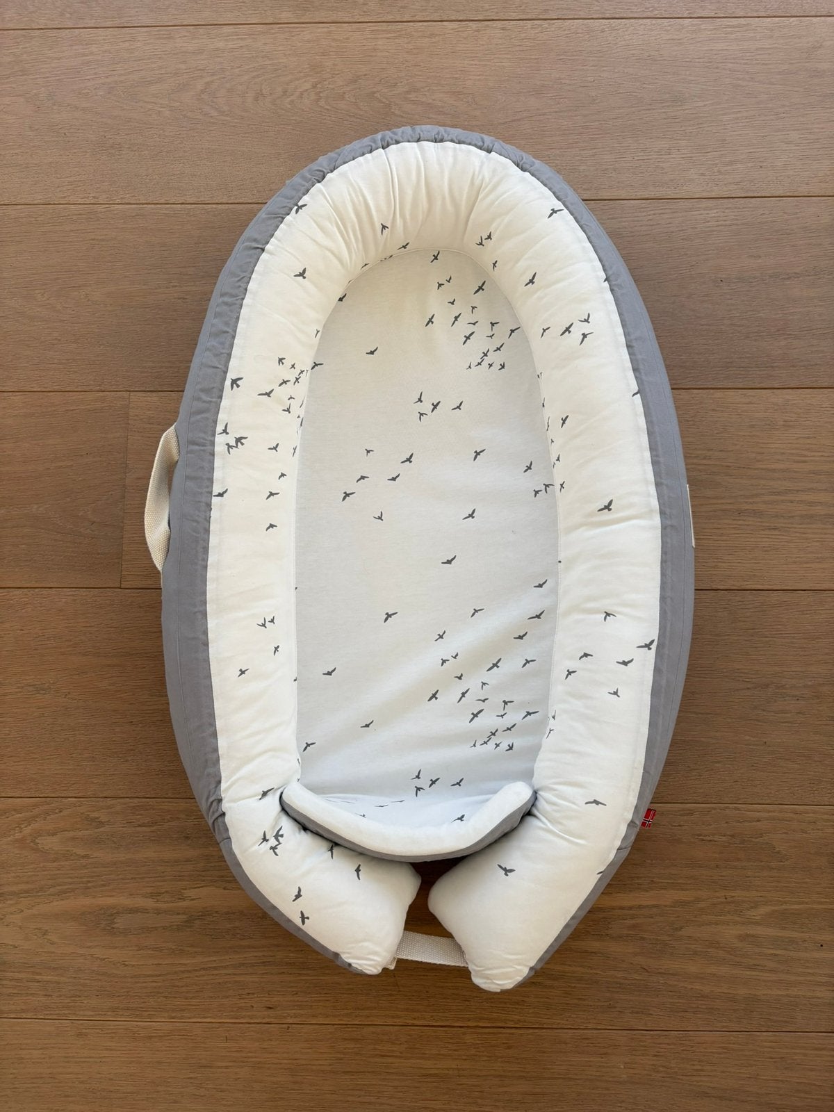Voksi baby nest premium grijs wit met hoes, Enlèvement, Comme neuf