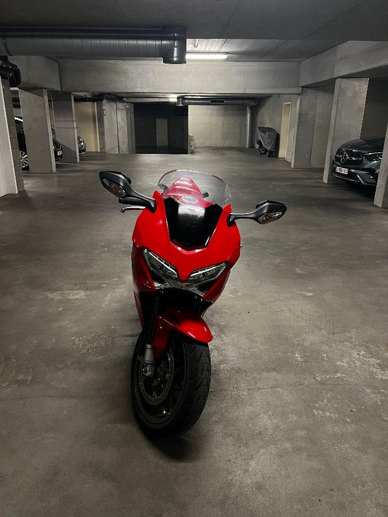 Honda VFR800F prêt à être immatriculée, Motoren, Occasion, 4 cilinders, Motorrijbewijs A, Meer dan 35 kW