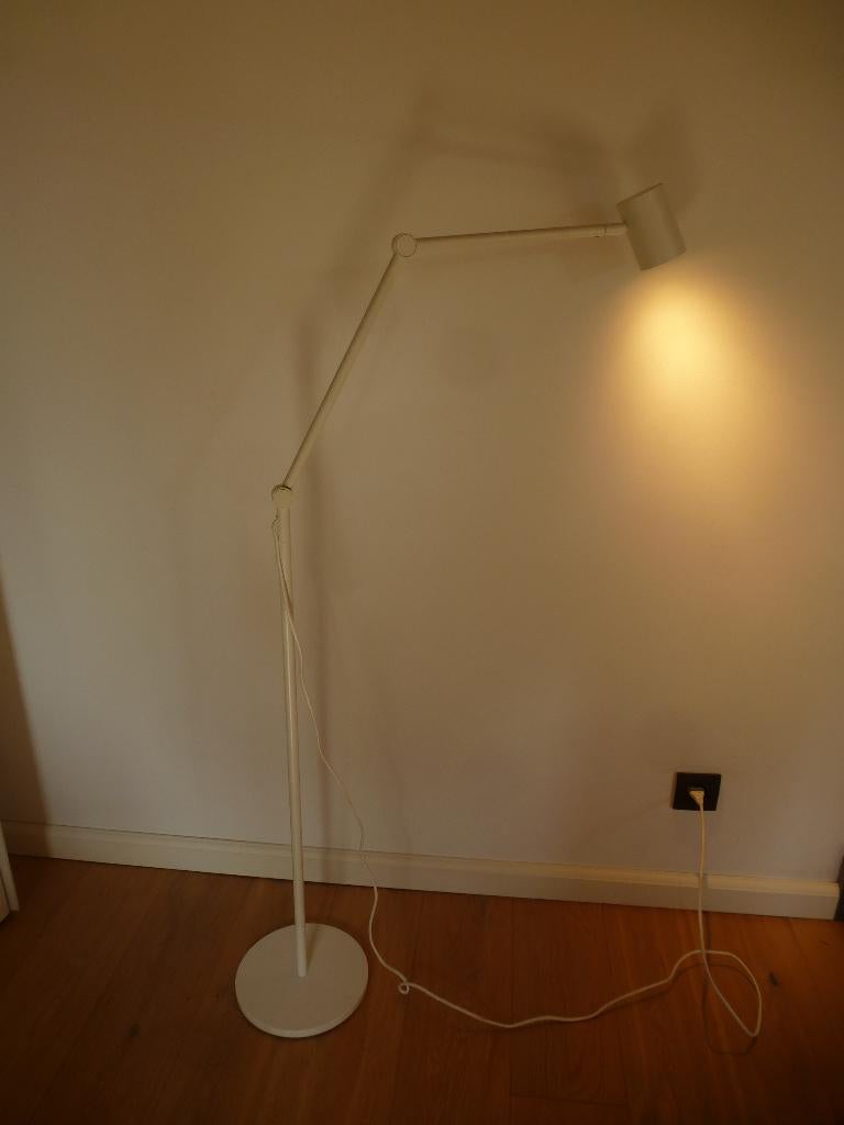 NYMÅNE Staande lamp /leeslamp   WIT, Huis en Inrichting, Ophalen of Verzenden, Zo goed als nieuw, Metaal, Modern