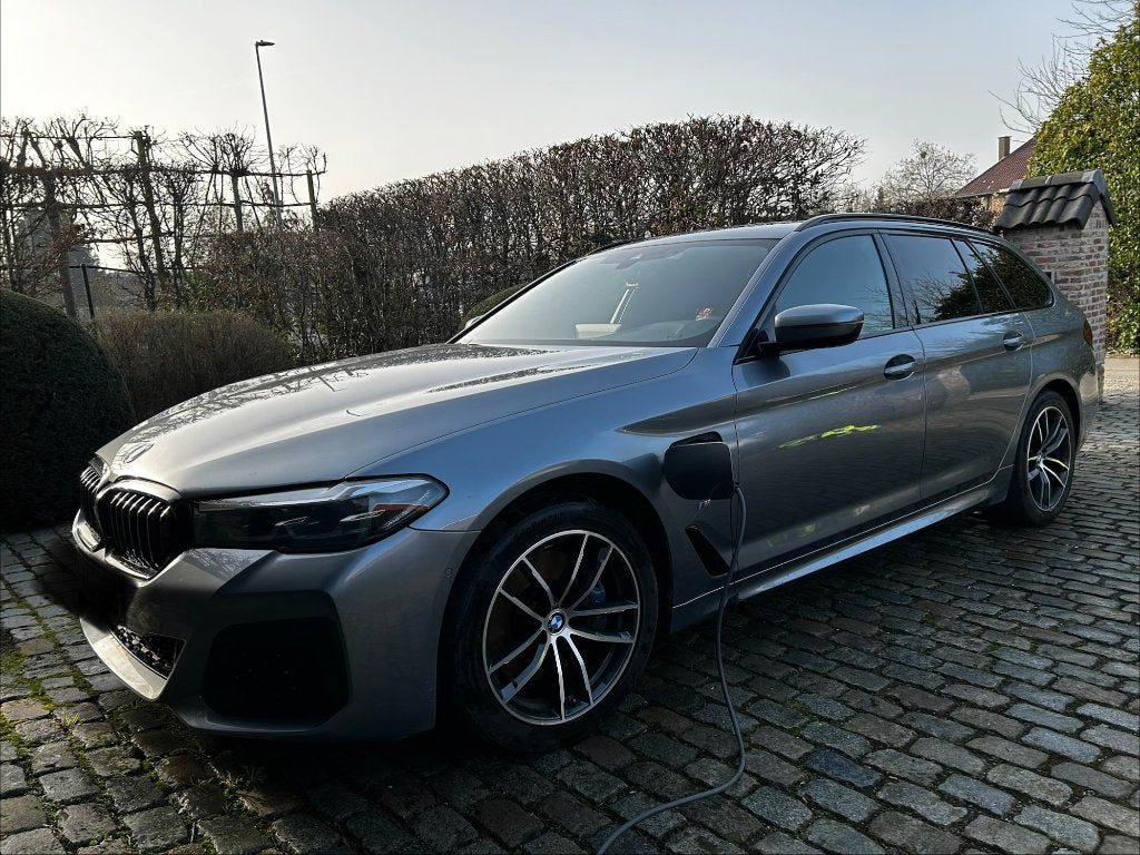 BMW 530e xDrive, Auto's, Automaat, Dealer onderhouden, Leder, Zilver of Grijs