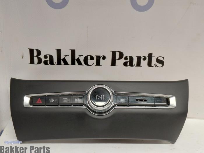 Radiobedienings paneel van een Volvo V60, Gebruikt, -, -, Volvo
