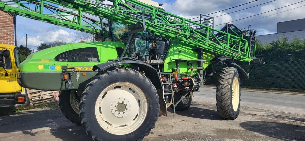 TECNOMA LAZER 4000 ZELFRIJDENDE VELDSPUIT