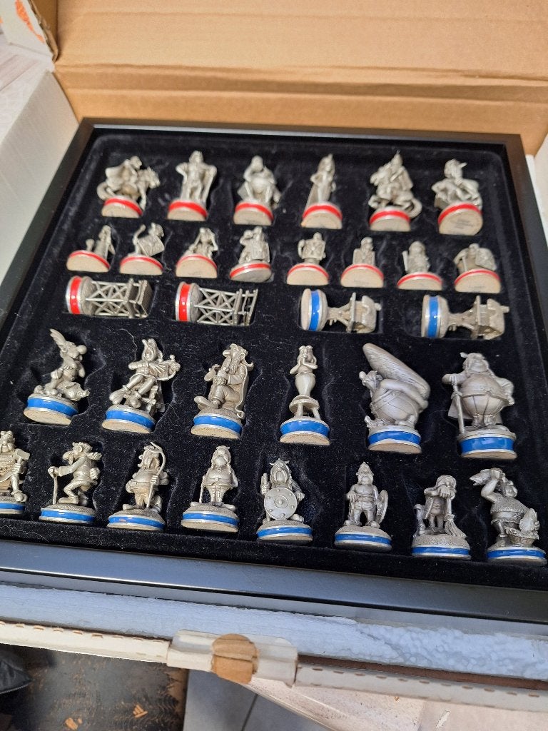 Jeux d'échec astérix en étain, Enlèvement