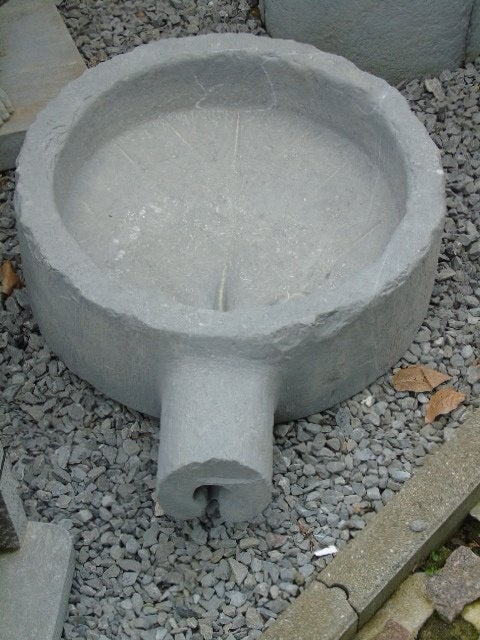 oude ronde hardstenen pers met neus, Tuin en Terras, Ophalen, Gebruikt, Steen, Overige typen