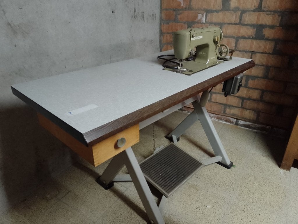 Bernina naaimachine, Hobby en Vrije tijd, Naaimachines en Toebehoren, Ophalen, Gebruikt, Bernina, Naaimachine