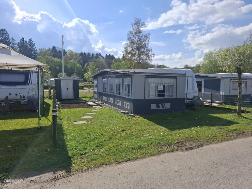 Treckcaravan Dethleffs Nomad 530 + wintervastevoortent
