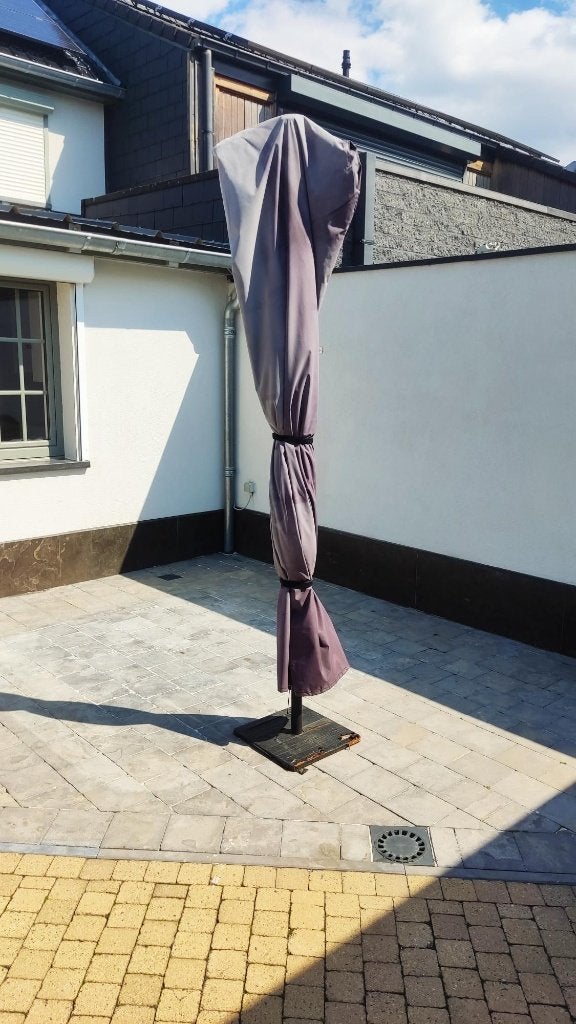zonne parasol, Ophalen, Kantelbaar, Gebruikt, 2 tot 3 meter