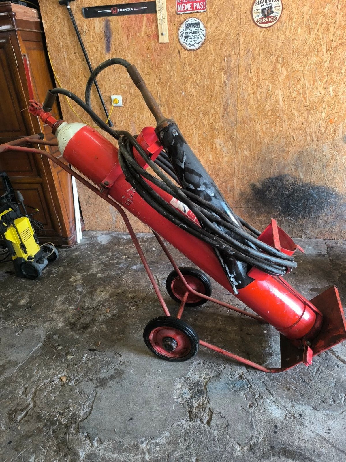 ancien extincteur, Enlèvement