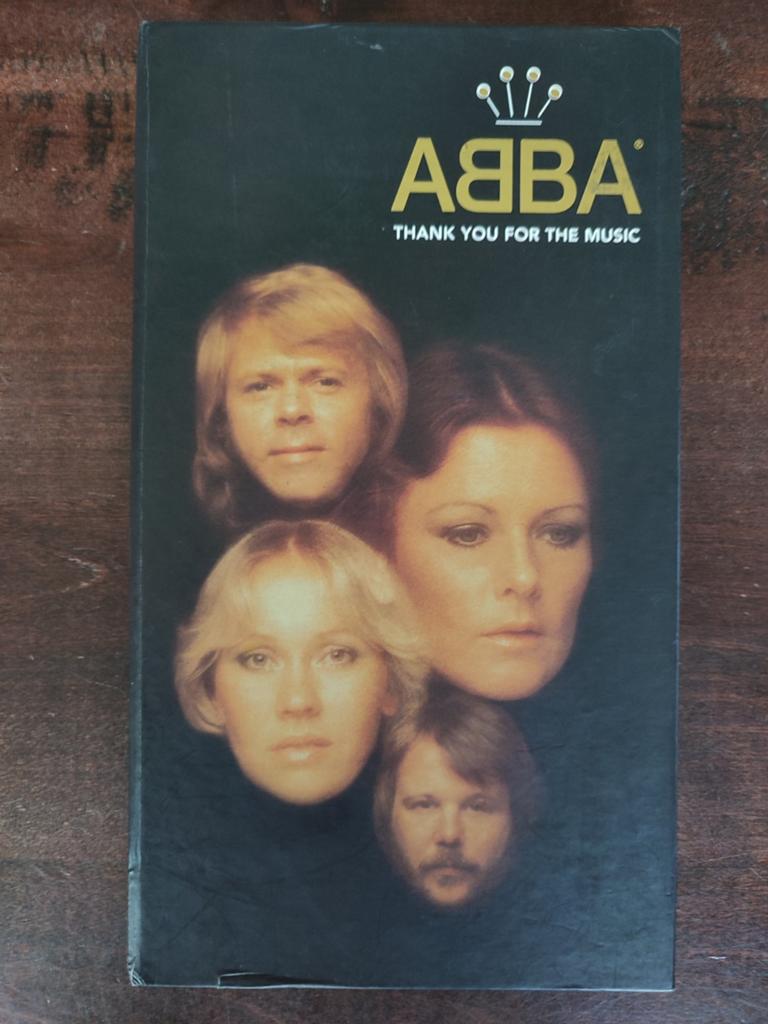 Longue boîte de 4 CD numérotée : ABBA -MERCI POUR LA MUSIQUE, Enlèvement ou Envoi
