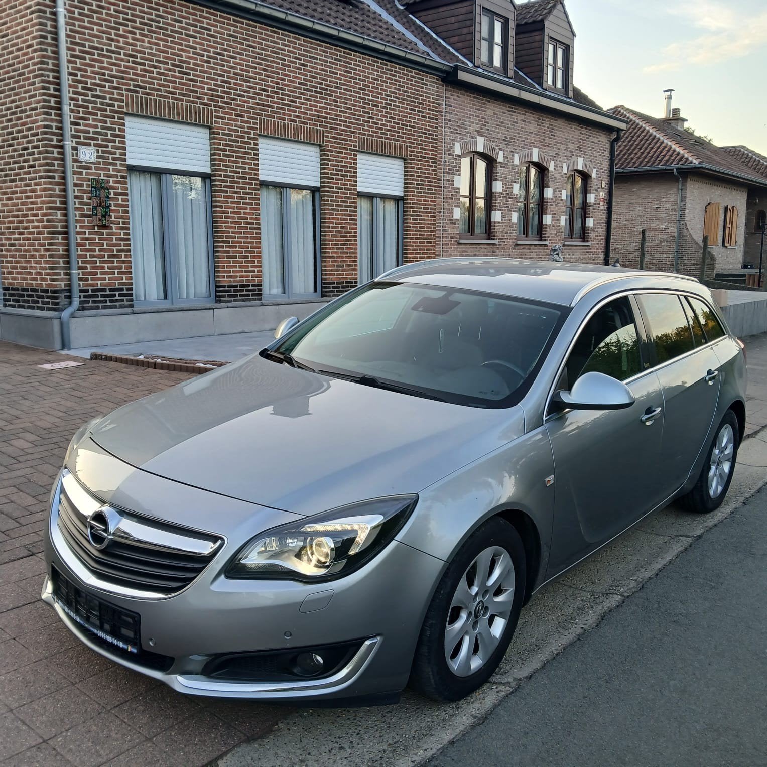 Opel insignia 2.0 met slechts 99000km wordt gekeurd, Auto's, Opel, Grijs, Apple Carplay, Insignia, Te koop