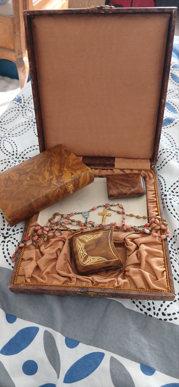 Antieke religieuze geschenkset, communie-of devotieset., Antiek en Kunst, Ophalen of Verzenden