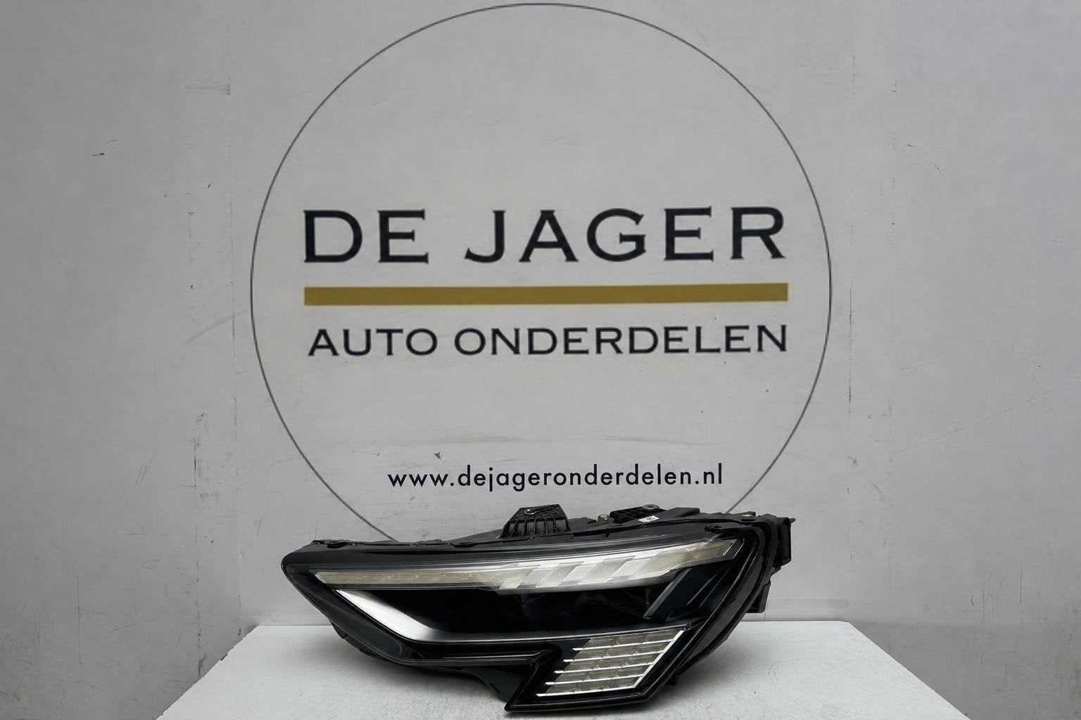 Audi A3 8Y FL Full LED Matrix koplamp links 8Y0941035, AUDI AG, Auto-Union-Strasse 1
85045  Ingolstadt, DE, Audi, Utilisé