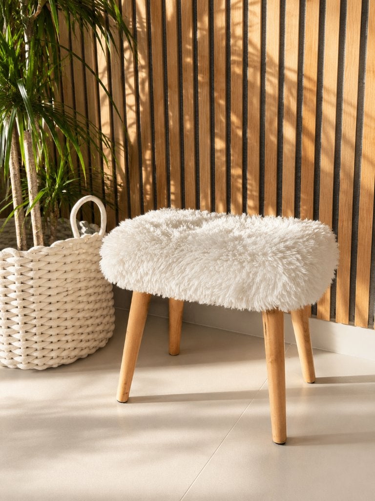 Teddy kruk / voetenbankje crème – houten poten – fluffy, Ophalen, Hout, Minder dan 50 cm, Boho