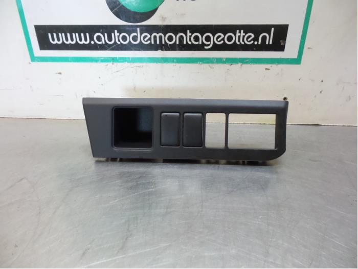 Compartiment de rangement d'un Nissan Note (Note 06-), -, Utilisé, -, Nissan