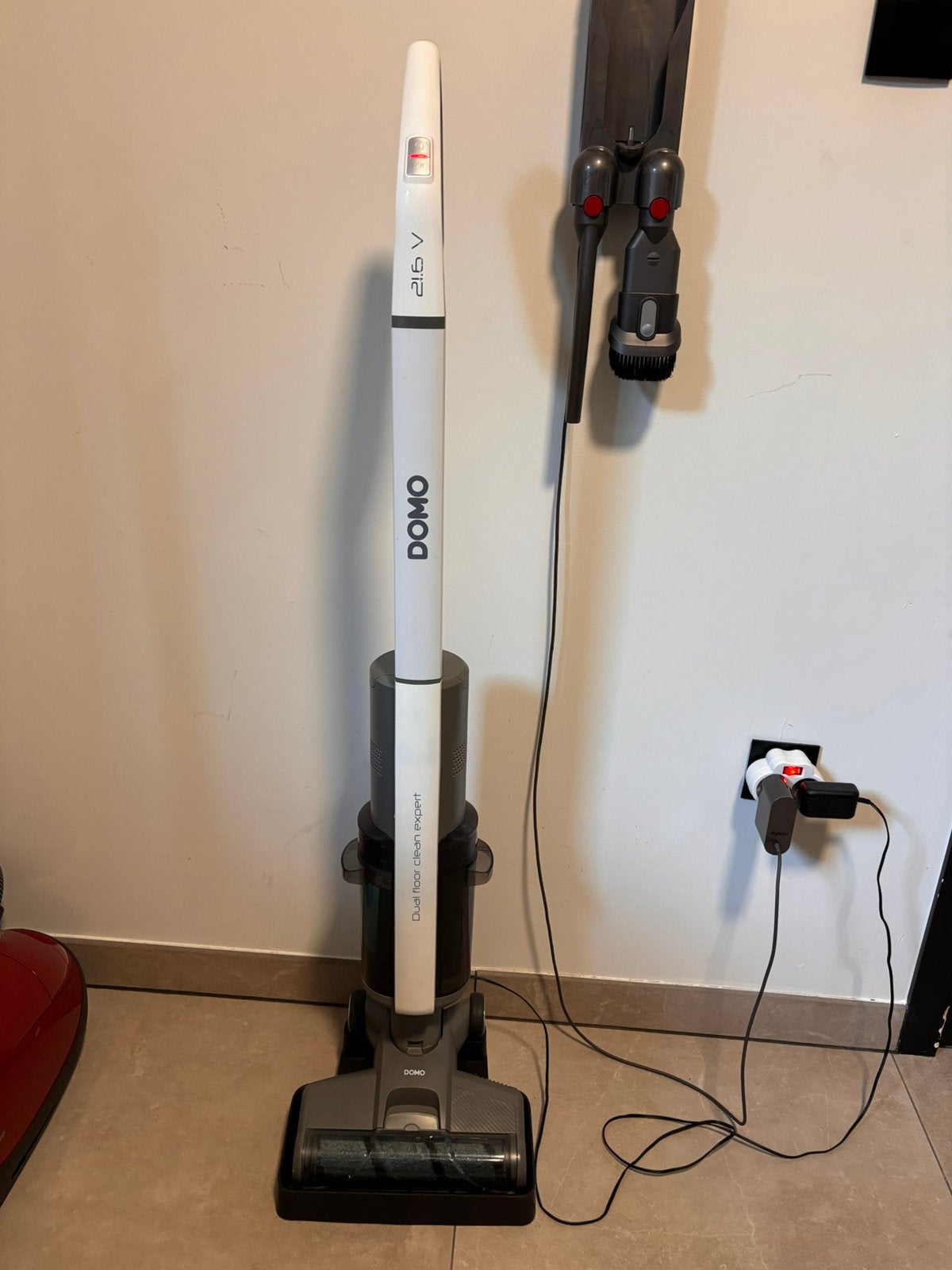 DOMO vloerreiniger DO236SW, Elektronische apparatuur, Stofzuigers, Ophalen, Zo goed als nieuw, Vloerreiniger