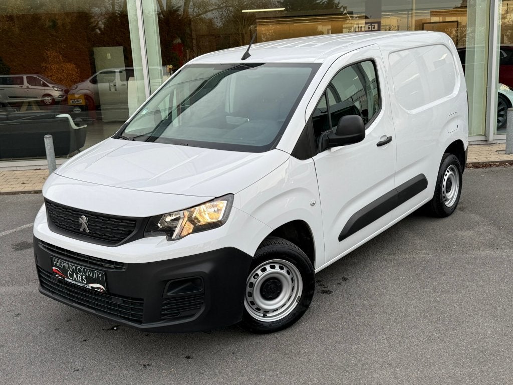 3ZIT / CARPLAY / SENSOREN / AIRCO / CRUISECONTROL, Voorwielaandrijving, Stof, Wit, Bedrijf