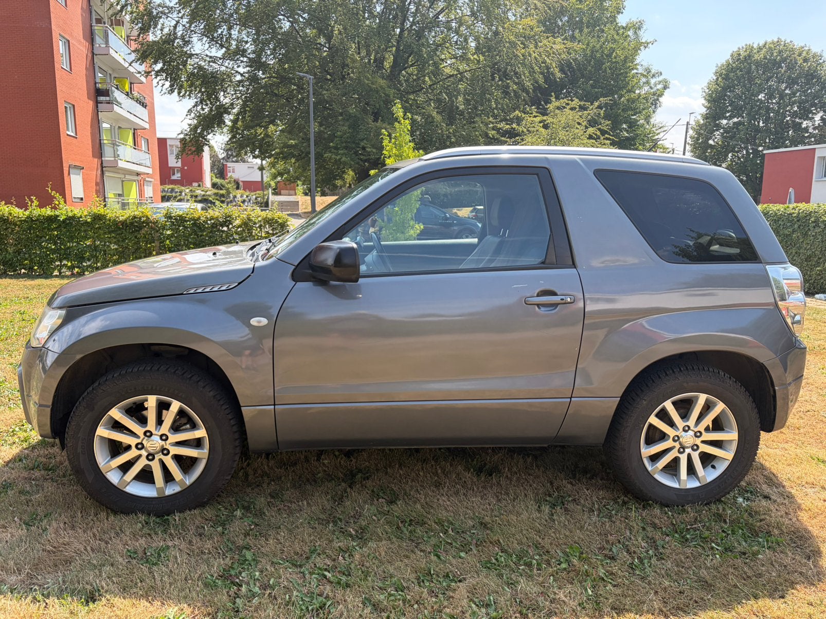Suzuki grand vitara 2008 1.9 DDIS 2008 132 400 km, Autos, Suzuki, Cuir, Argent ou Gris, Achat, Noir