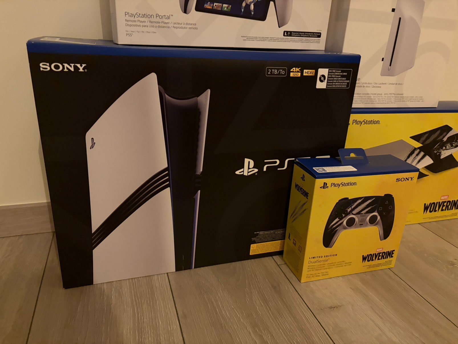 Playstation 5 Pro Wolverine + Portal pakket, Games en Spelcomputers, Ophalen of Verzenden, Zo goed als nieuw, Playstation 5