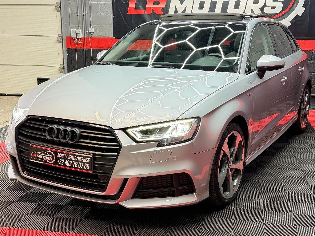 ** Audi A3 sportback // s-line // toit panoramique**, Autos, Cuir, Argent ou Gris, Achat, Phares directionnels