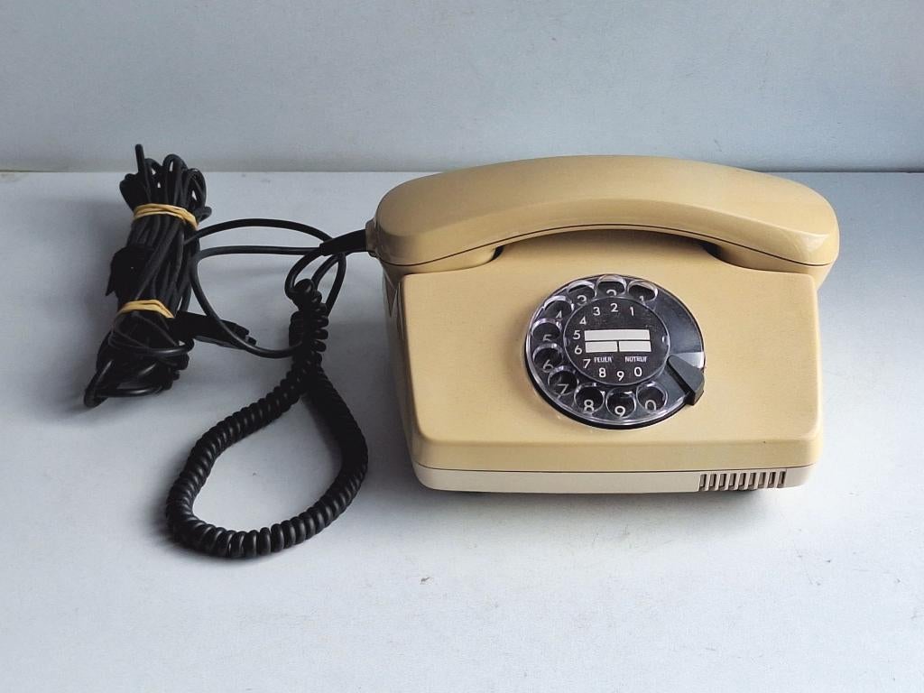 Joli ancien téléphone vintage allemand FeTap, Enlèvement ou Envoi