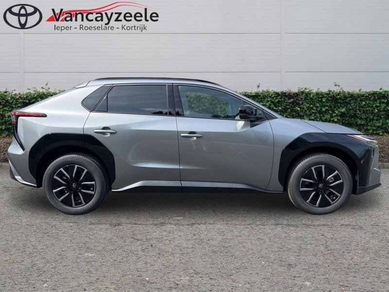 Toyota bZ4X Pure+cam+gps+sens V+A, Auto's, Automaat, Zwart, 167 pk, Elektrisch
