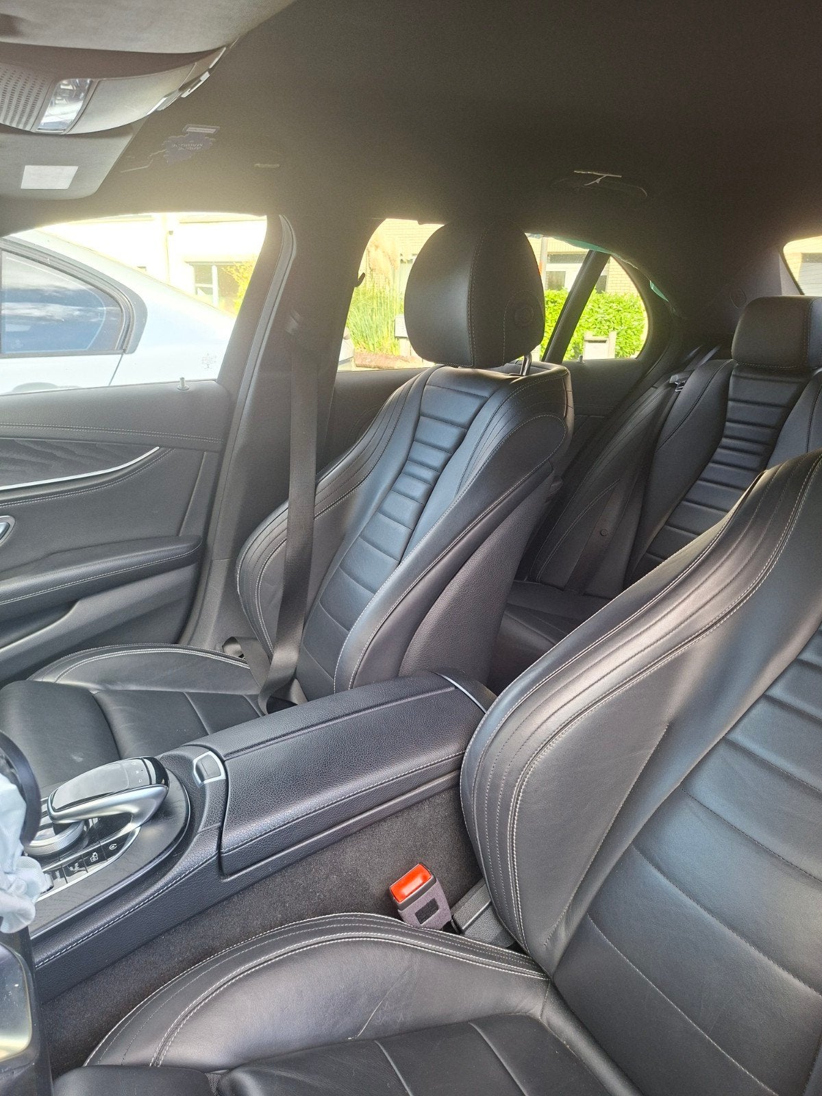 Mercedes-Benz E200, Cuir, Achat, Entretenue par le concessionnaire, Noir