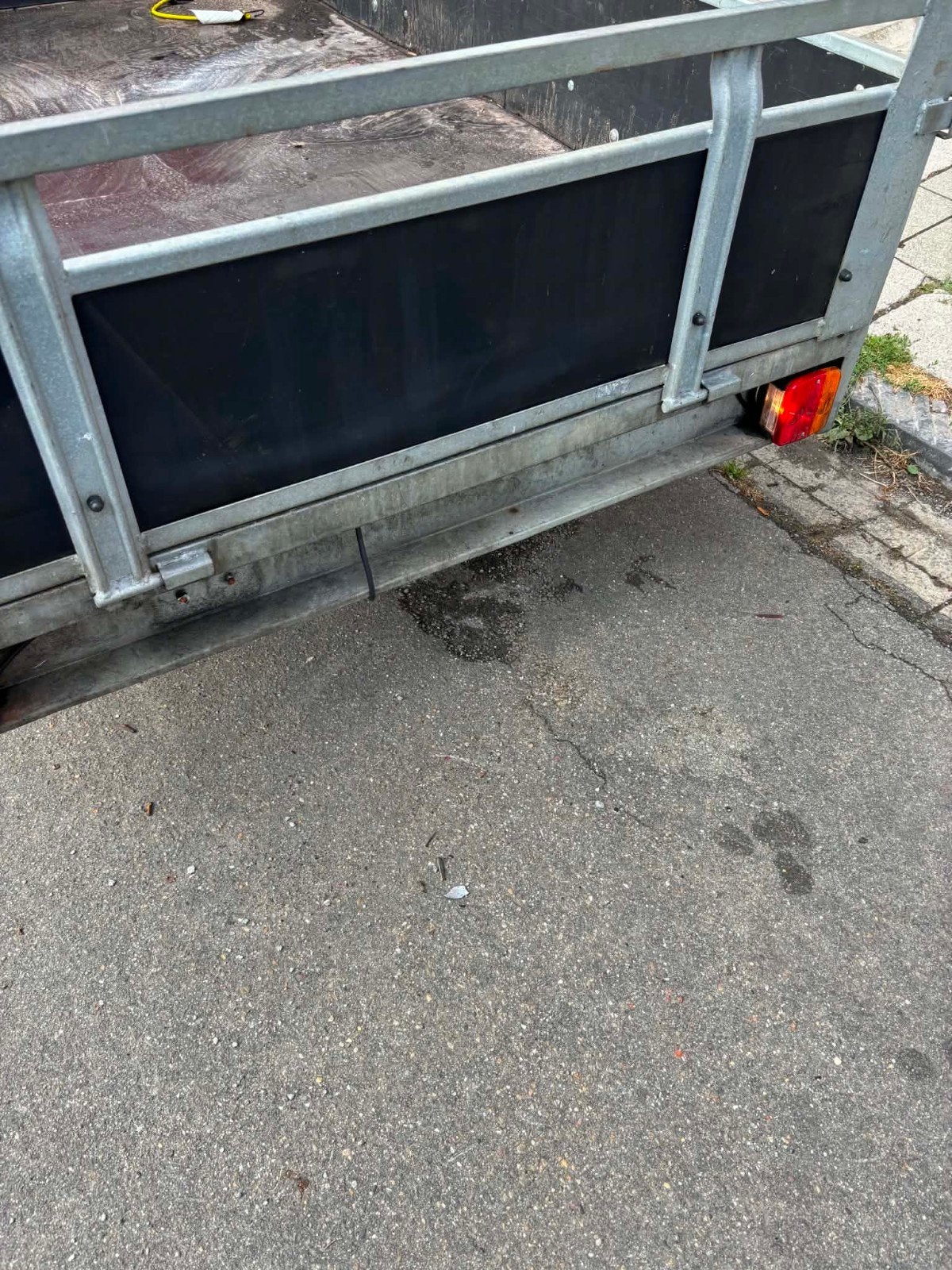 te koop aanhangwagen, Ophalen