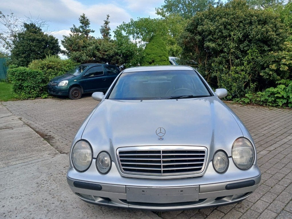 Mercedes-BenzCLK-Class—2.3automatique 136000km Prêt à partir, Cuir, Argent ou Gris, Achat, 700 kg