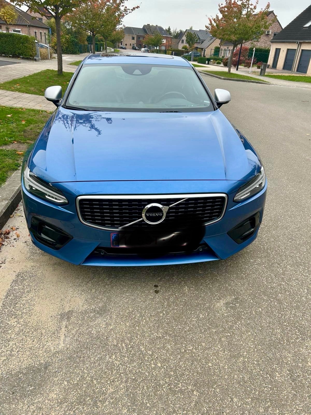Volvo s90 d4 R design, Auto's, Automaat, Dealer onderhouden, Verwarmde buitenspiegels, Zwart