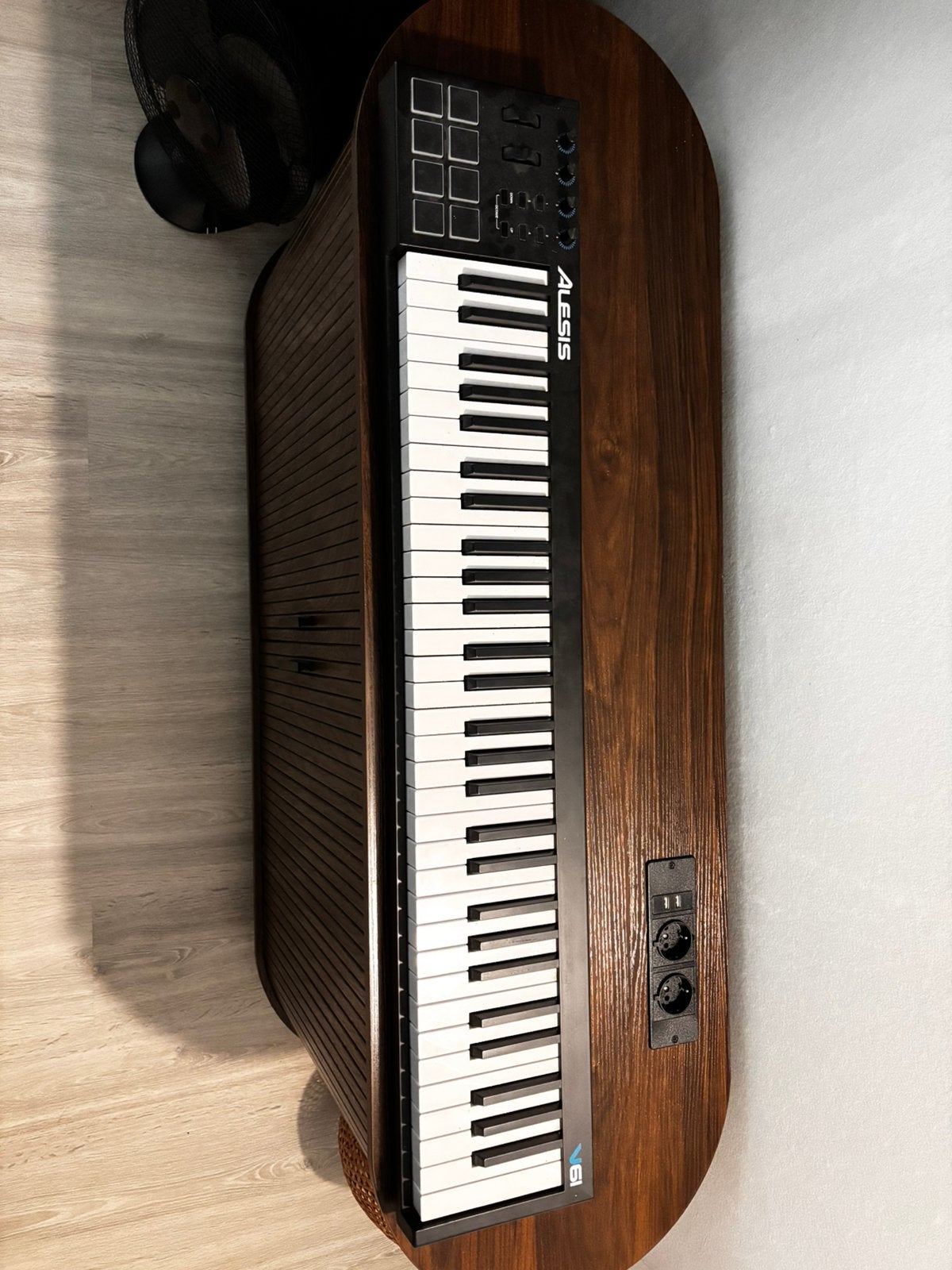 Alesis V61 MIDI keyboard, Muziek en Instrumenten, Ophalen, Zo goed als nieuw