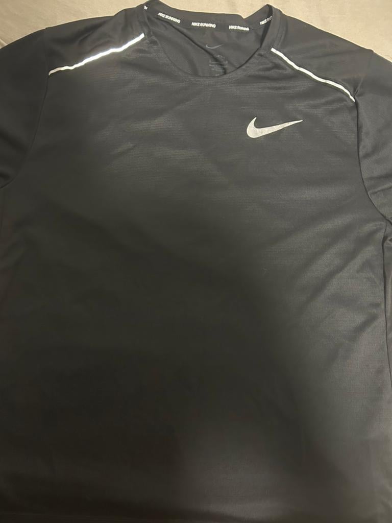 Nike running tshirt maat L, Vêtements | Hommes, Vêtements de sport, Enlèvement ou Envoi, Comme neuf, Taille 52/54 (L), Noir