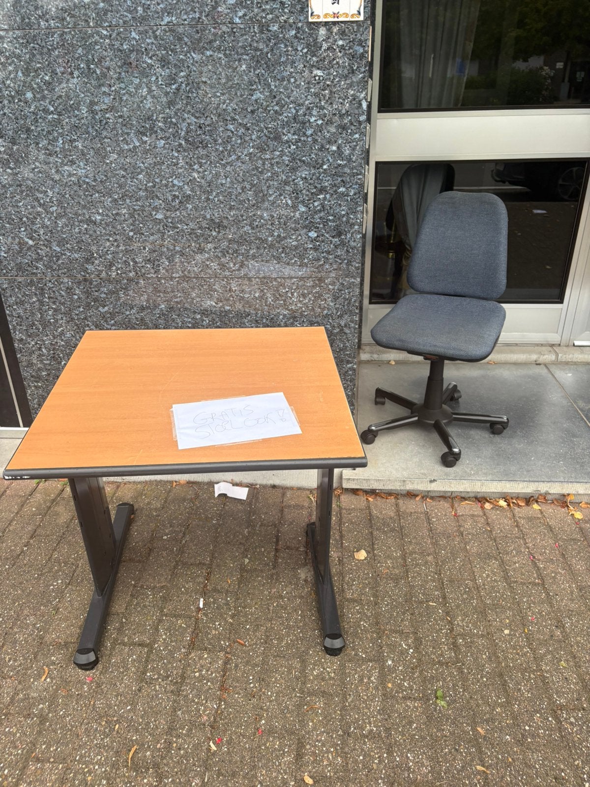 Bureau et chaise de bureau gratuits, Enlèvement, Comme neuf