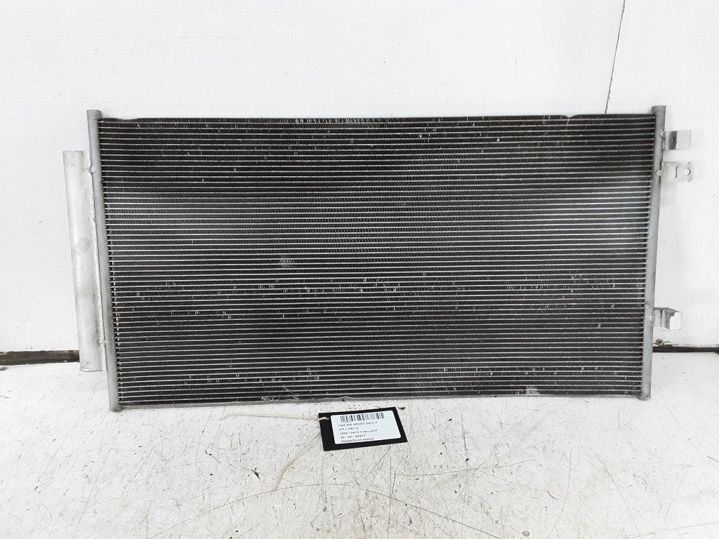 RADIATEUR CLIMATISATION Fiat 500X (334) (8C6170100), Mevr. I. Hauben, Utilisé, Fiat, Rue de l'Espoir 34 34
4030  GRIVEGNÉE, BE
