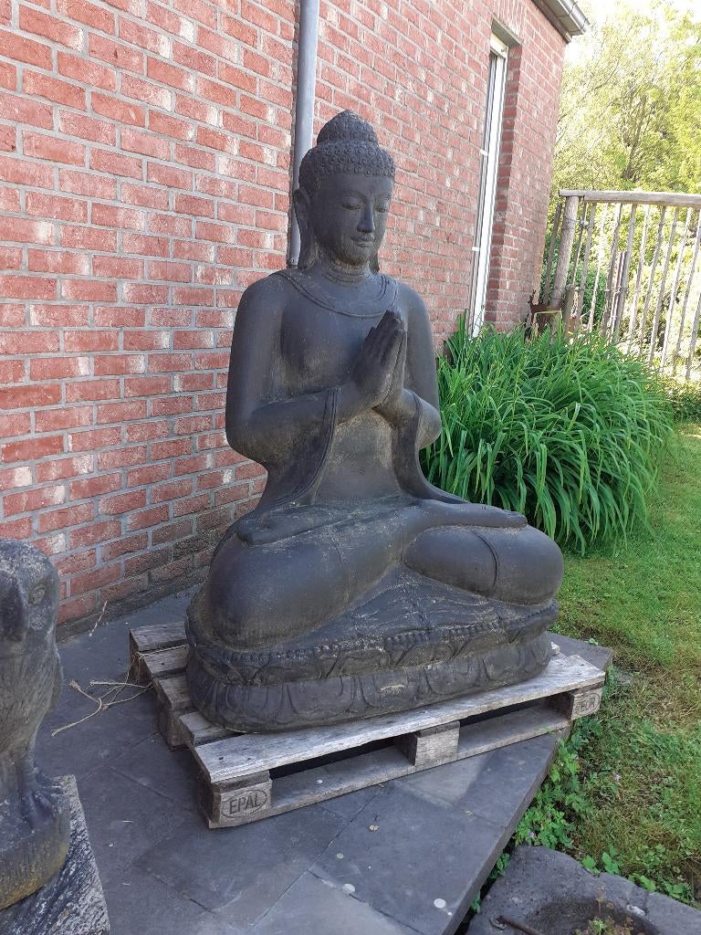 GRAND BOUDDHA EN PIERRE PATINEE (hauteur 1,50 M)., Enlèvement, Comme neuf, Autres matériaux, Bouddha