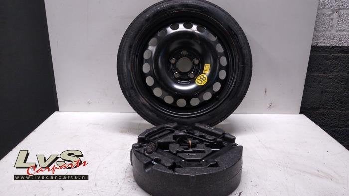 Krikset + reservewiel van een Opel Astra, Gebruikt, -, -, Opel