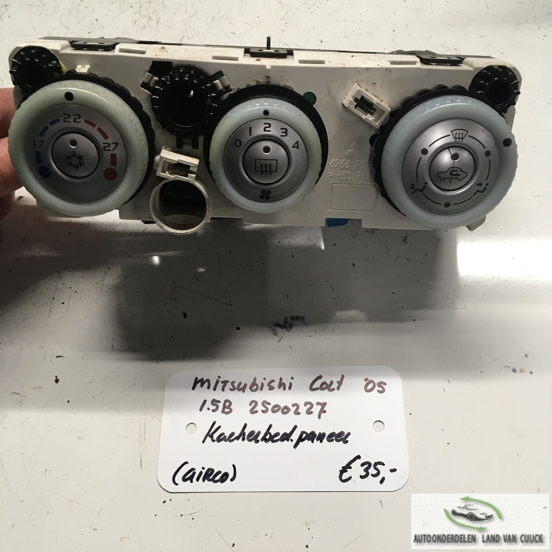 Mitsubishi Colt 1.5B   3drs   Kachelbedieningspaneel (airco), -, Utilisé, -, -