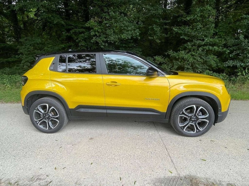 Jeep Avenger e-Avenger 51 kWh Summit Véhicule neuf 12 km Ga, Achat, 156 ch, Jaune, Commande vocale