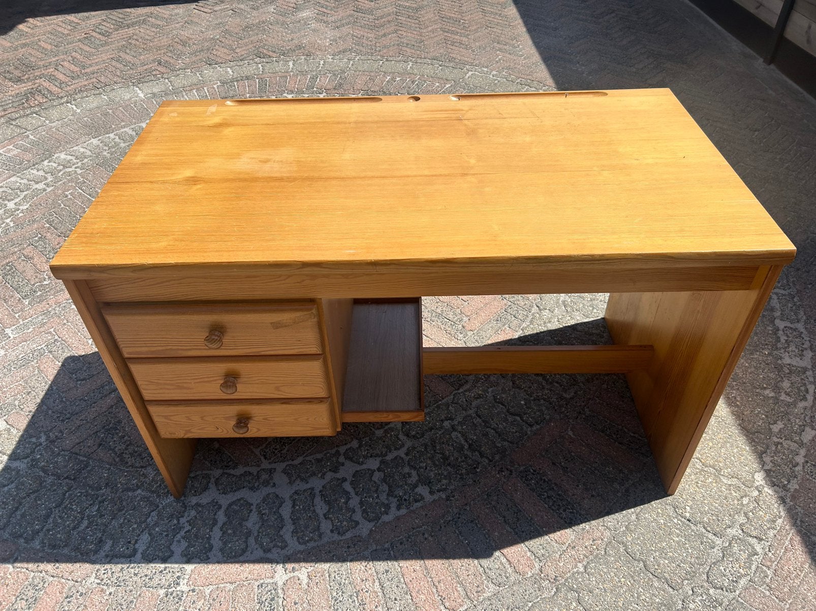 Bureau en pin, Enlèvement, Comme neuf