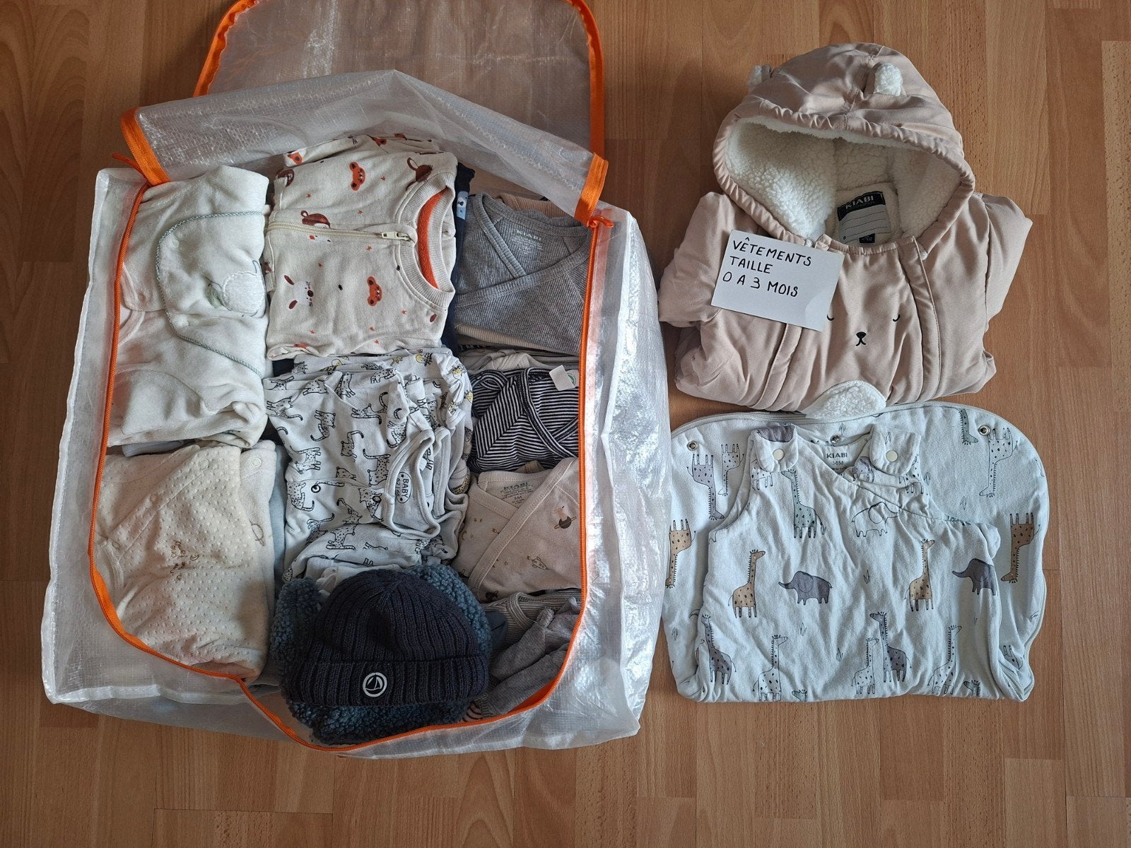 VÊTEMENTS ET ACCESSOIRES DE PUÉRICULTURE, Enlèvement, Comme neuf